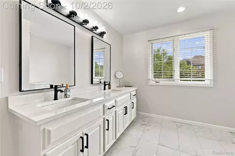 Bath - 45563 Thorn Tree Ln, Macomb, MI 48044 photo 1 of 6