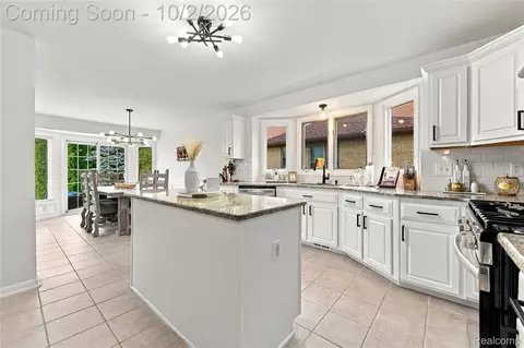 Kitchen - 45563 Thorn Tree Ln, Macomb, MI 48044 photo 4 of 4