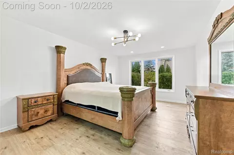 Bedroom - 45563 Thorn Tree Ln, Macomb, MI 48044 photo 6 of 7