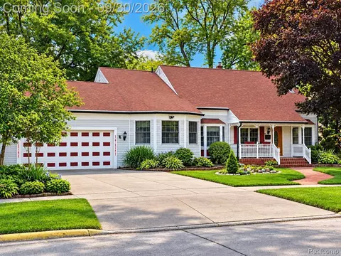 4140 Edgewood St, Dearborn Heights, MI 48125