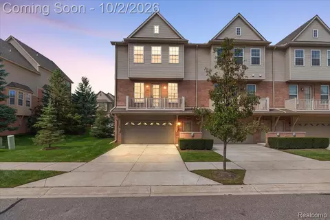 56681 Long Island Dr, Shelby Township, MI 48316