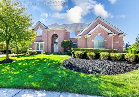 45932 Ashford Cir, Novi, MI 48374