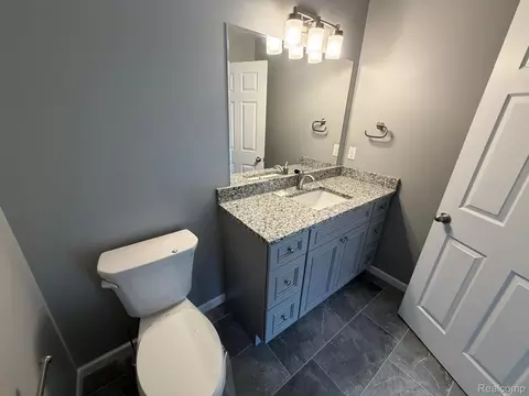 Bath - 45636 Limerick Dr, Macomb, MI 48044 photo 2 of 3