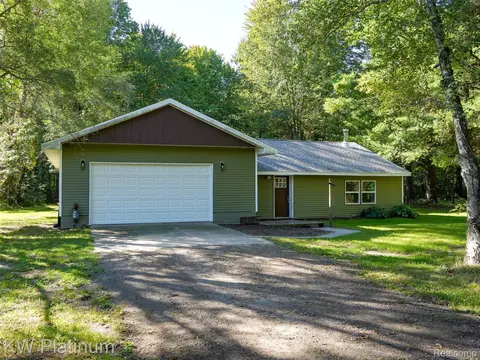 5167 Howard Rd, Kimball, MI 48074