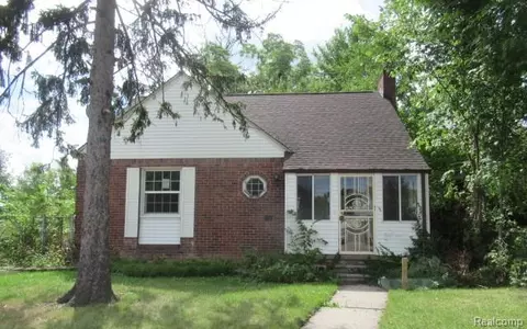 20694 Mccormick St, Detroit, MI 48224