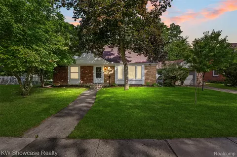 15086 Delaware Ave, Redford, MI 48239