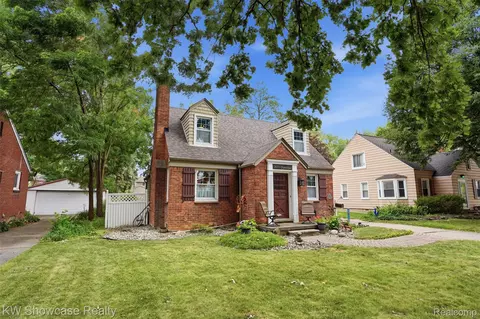 2071 Dorothea Rd, Berkley, MI 48072