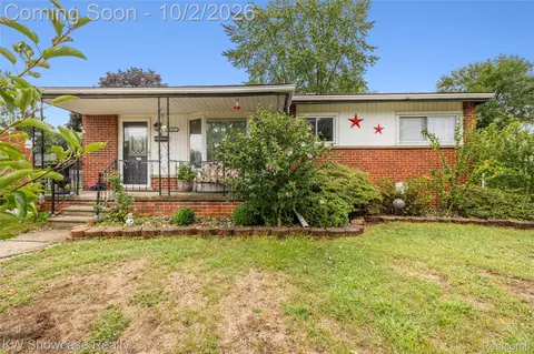 30553 Barton St, Garden City, MI 48135