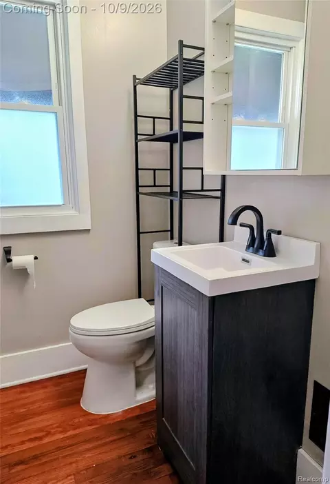 Bath - 374 Pearson St, Ferndale, MI 48220 photo 1 of 1