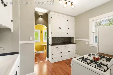 Kitchen - 374 Pearson St, Ferndale, MI 48220 photo 1 of 1