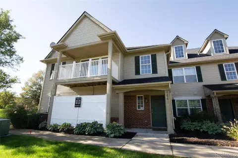 4046 Kirkway Ct, Genoa, MI 48843