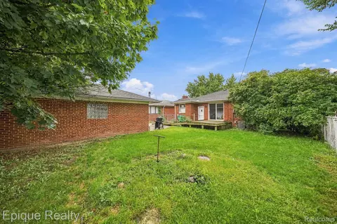Exterior - 16195 Stricker Ave, Eastpointe, MI 48021 photo 1 of 4