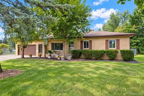 7230 Miller Rd, Swartz Creek, MI 48473