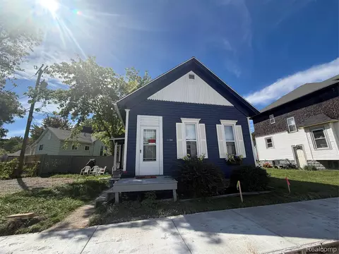 1134 Water St, Port Huron, MI 48060