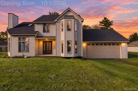 30038 Adams Dr, Gibraltar, MI 48173