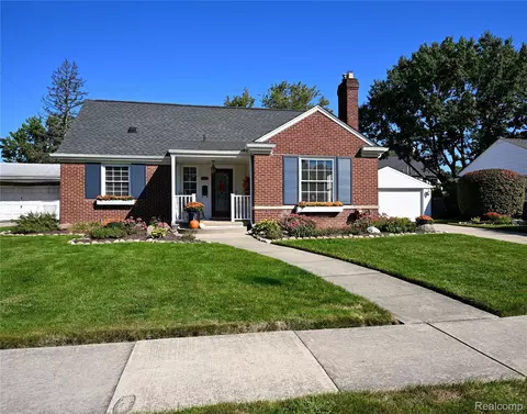 4444 Samoset Rd, Royal Oak, MI 48073