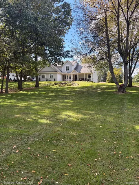 10136 Cedar Knoll Ct, Independence, MI 48348