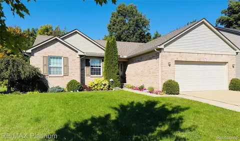 1524 Baypointe Cir, Mundy, MI 48439