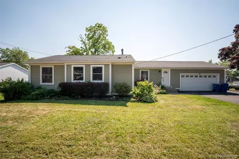 1298 S Cass Lake Rd, Waterford, MI 48328