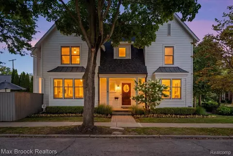 1080 Bennaville Ave, Birmingham, MI 48009