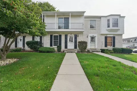 131 Manor Way #1, Rochester Hills, MI 48309