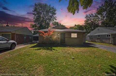 255 W Farnum Ave, Madison Heights, MI 48071