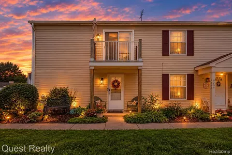 3232 Birchcreek Ct, Orion, MI 48360