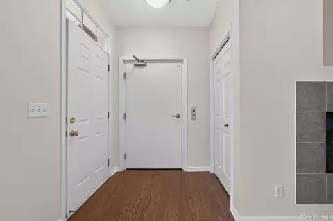 Entry Way - 1450 Devon Ln #128, Troy, MI 48084 photo 1 of 3