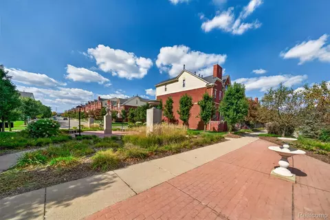 Exterior - 1450 Devon Ln #128, Troy, MI 48084 photo 1 of 10