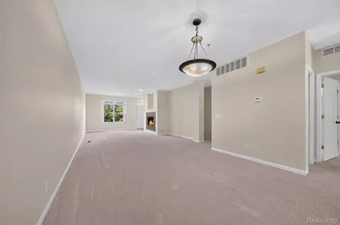 Living - 1450 Devon Ln #128, Troy, MI 48084 photo 4 of 4