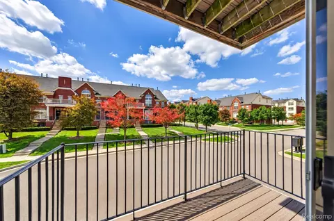 Exterior - 1450 Devon Ln #128, Troy, MI 48084 photo 8 of 10