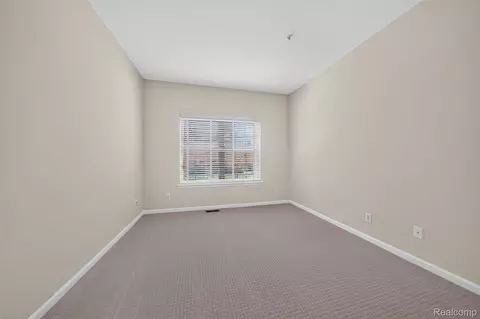 Bedroom - 1450 Devon Ln #128, Troy, MI 48084 photo 1 of 4