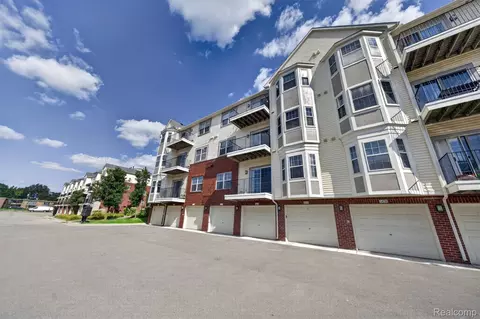Exterior - 1450 Devon Ln #128, Troy, MI 48084 photo 10 of 10