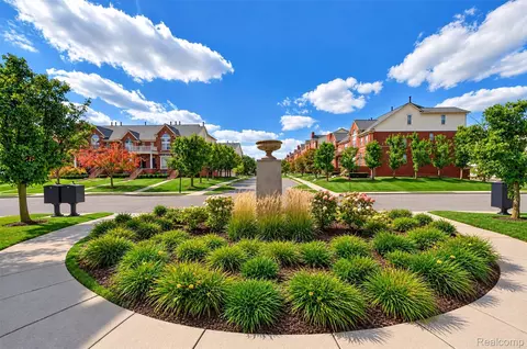 View/Area - 1450 Devon Ln #128, Troy, MI 48084 photo 2 of 3