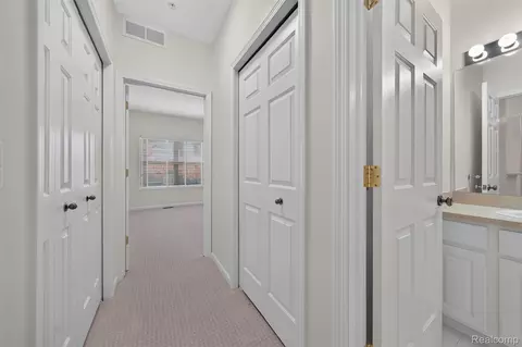 Entry Way - 1450 Devon Ln #128, Troy, MI 48084 photo 2 of 3