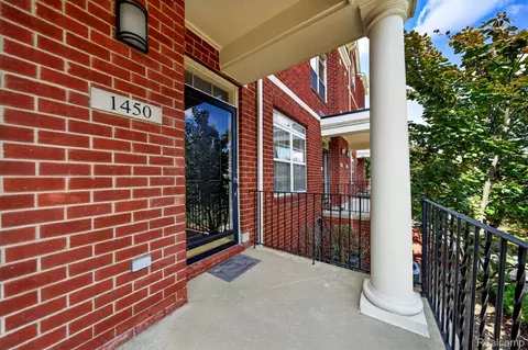 Exterior - 1450 Devon Ln #128, Troy, MI 48084 photo 7 of 10