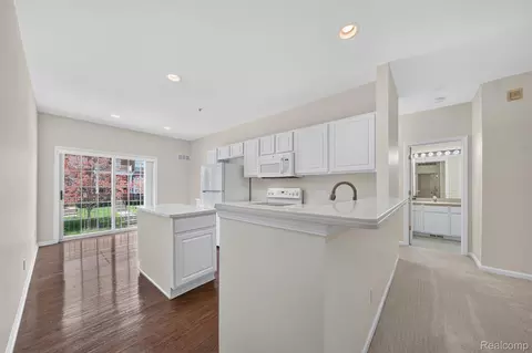Kitchen - 1450 Devon Ln #128, Troy, MI 48084 photo 1 of 4