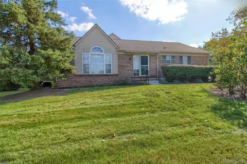 105 S Farmington Rd, Westland, MI 48186