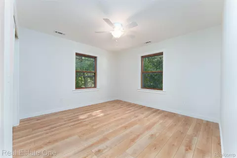 Bedroom - 15060 Van Syckle Ct, Unadilla, MI 48137 photo 2 of 3