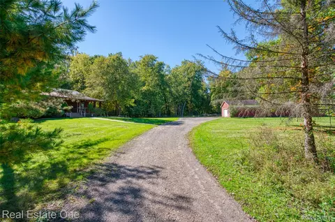 Exterior - 15060 Van Syckle Ct, Unadilla, MI 48137 photo 2 of 8
