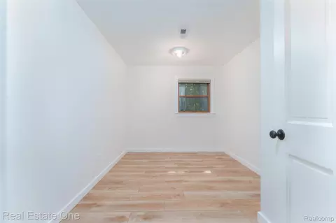 Bedroom - 15060 Van Syckle Ct, Unadilla, MI 48137 photo 3 of 3