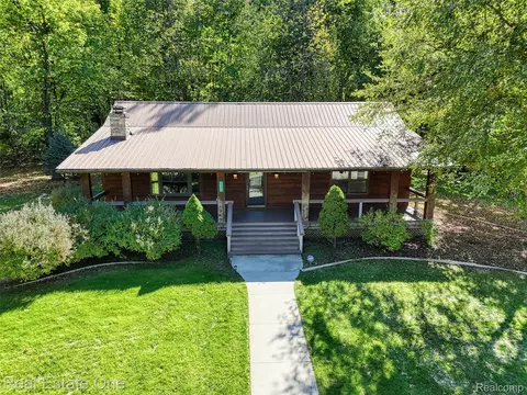 Exterior - 15060 Van Syckle Ct, Unadilla, MI 48137 photo 5 of 8