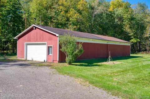 Exterior - 15060 Van Syckle Ct, Unadilla, MI 48137 photo 4 of 8