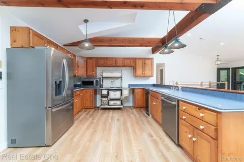 Kitchen - 15060 Van Syckle Ct, Unadilla, MI 48137 photo 1 of 2