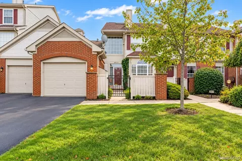 49523 Pointe Xing, Plymouth, MI 48170