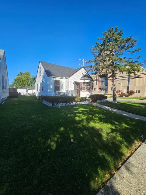 7451 Grandville Ave, Detroit, MI 48228