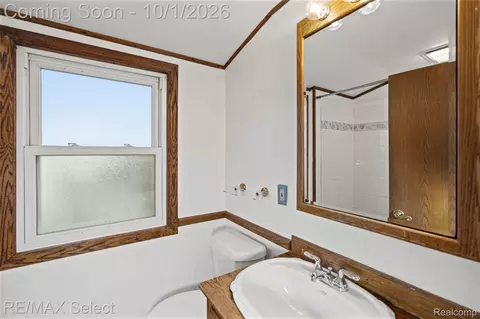 Bath - 1914 E 2nd St, Flint, MI 48503 photo 2 of 3