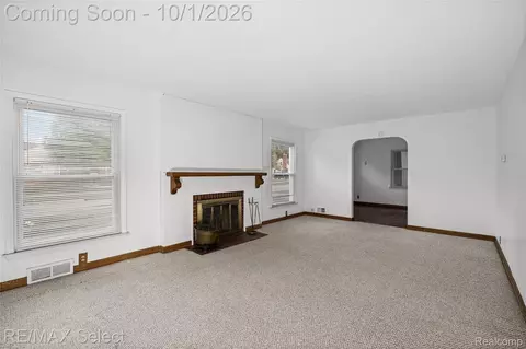 Living - 1914 E 2nd St, Flint, MI 48503 photo 1 of 1