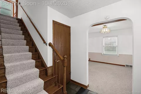 Entry Way - 1914 E 2nd St, Flint, MI 48503 photo 3 of 4