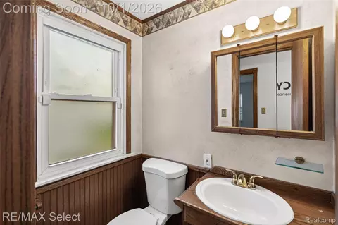 Bath - 1914 E 2nd St, Flint, MI 48503 photo 1 of 3